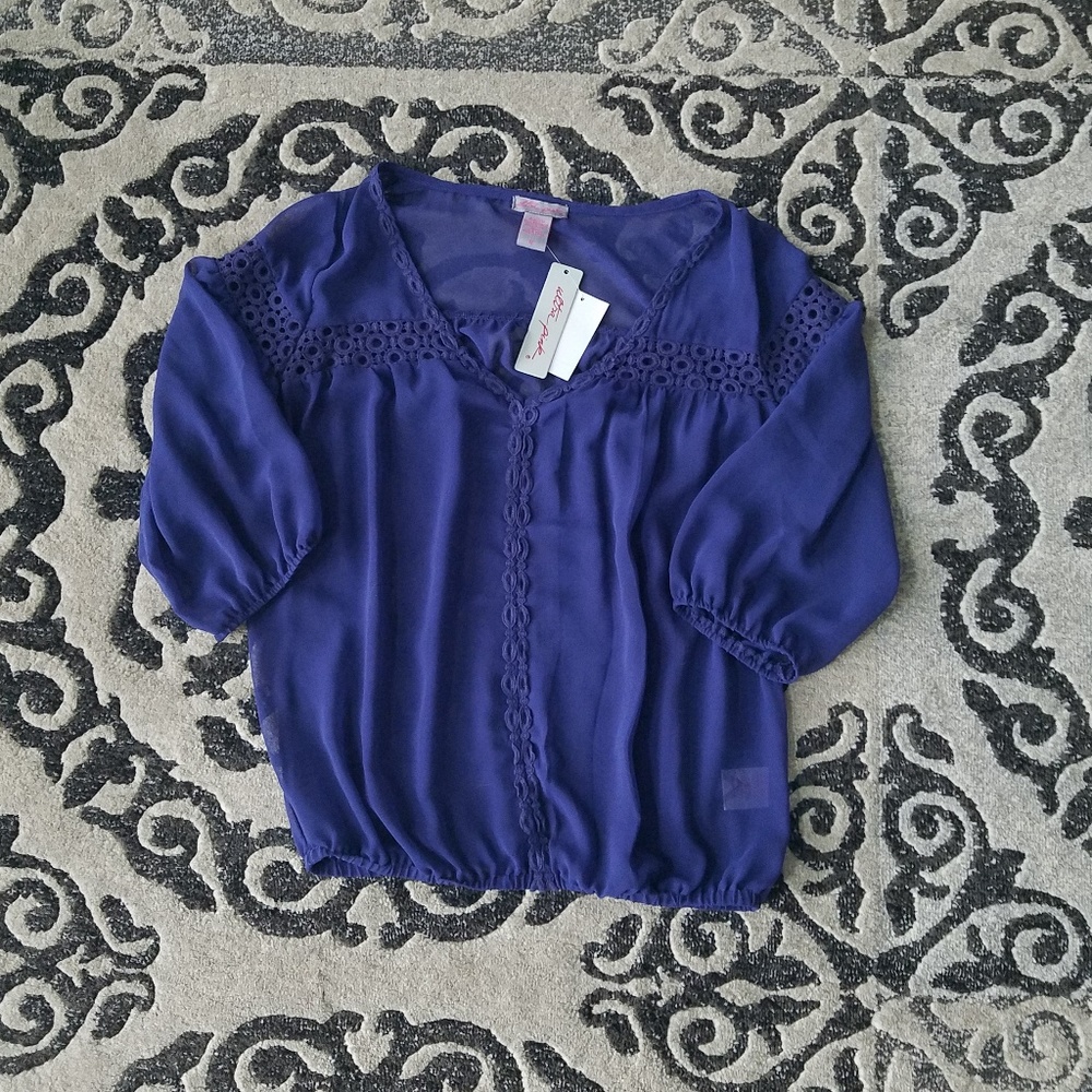 NWT Brand is Ultra Pink:  Purple Blouse. Sz: M